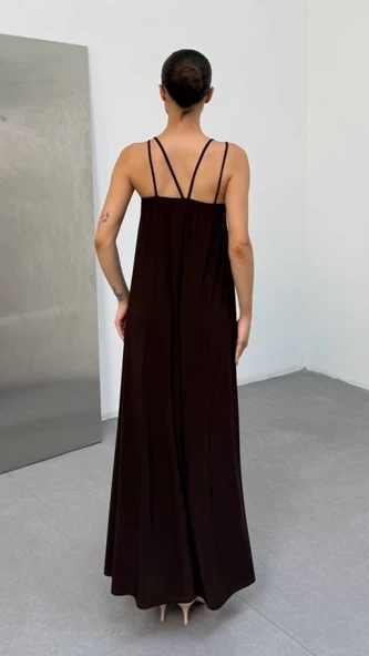 Kadın Omuz Askılı Kuş Gözü Zincir Detay Sandy Kumaş Maxi Boy Elbise - Resim 4