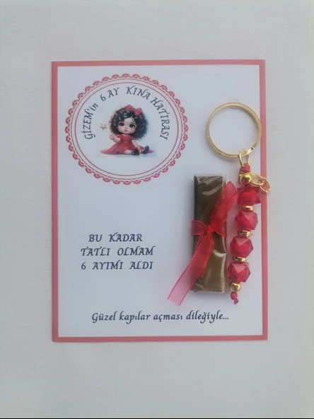 64 Adet Kişiye Özel 6 Ay Kına Hatırası Kırmızı Anahtarlık ve Paketlenmiş Kına Dağıtmalık Hediyelik ürün görseli