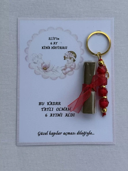 64 Adet Kişiye Özel 6 Ay Kına Hatırası Kırmızı Anahtarlık ve Paketlenmiş Kına Dağıtmalık Hediyelik ürün görseli
