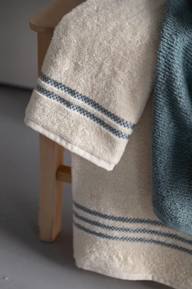 Penye Modeo Bornoz Yeşil/Ekru Aile Seti - 3