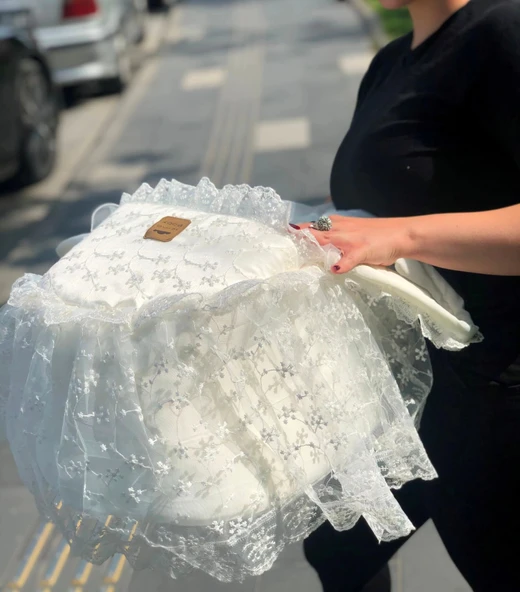 Sema Baby Fistolu Güpürlü Lüks Yenidoğan Bebek Yatağı - Ekru - Resim 2