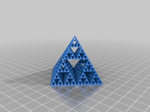 Sierpinski Piramit Plastik Aparat
