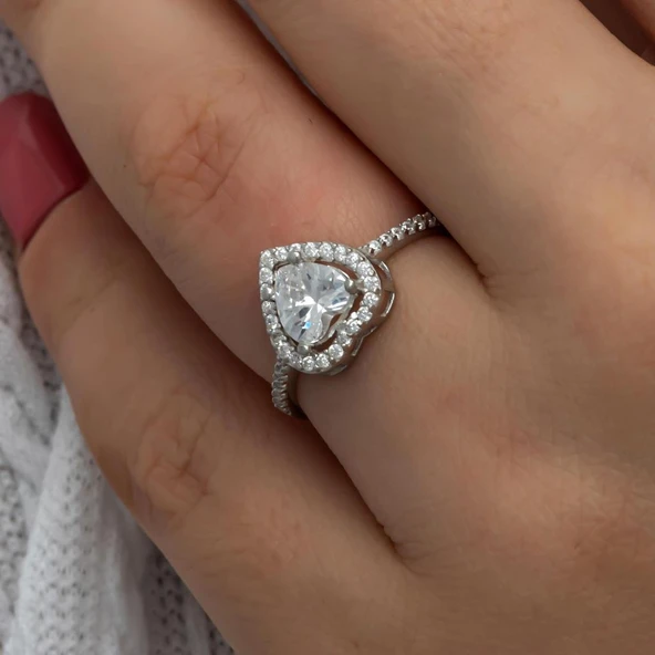 Kalpli Beyaz Taşlı Gümüş Bayan Takı Seti - 5