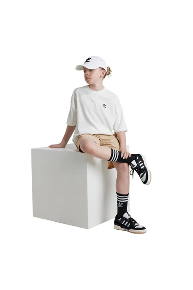 adidas Çocuk  Beyaz  T-shirt TEE IX7599 ürün görseli 1