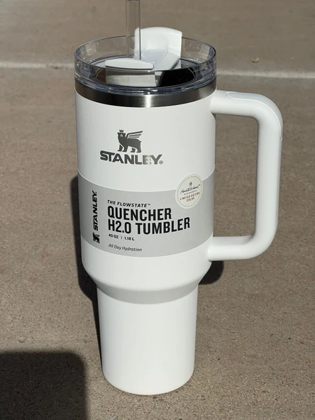 Stanley Quencher Pipetli Termos 1,18 L beyaz ürün görseli 1