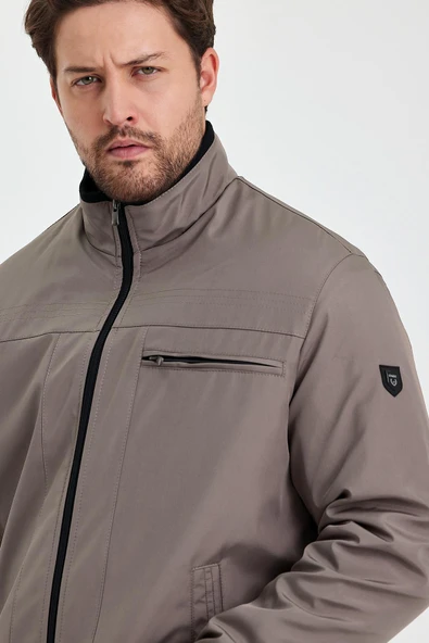 Krem İçi Kalın Kürklü Hakim Yakalı Rüzgar Ve Su Geçirmez Mont&Kaban - Resim 5