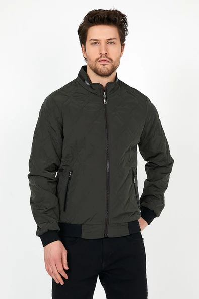 YENİ SEZON ERKEK YEŞİL MEVSİMLİK TRİKO VE DERİ BİYE DETAYLI FERMUARLI İÇ CEPLİ MONT&CEKET ürün görseli 1