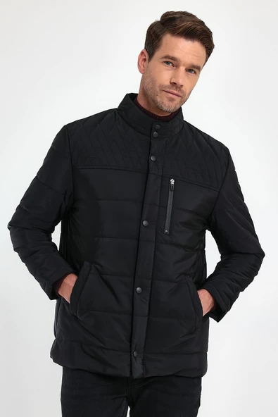 Erkek Siyah Standart Fit Normal Kesim İçi Kürklü Dik Yaka Çıtçıt Detaylı Fermuarlı Kışlık Mont ürün görseli 1