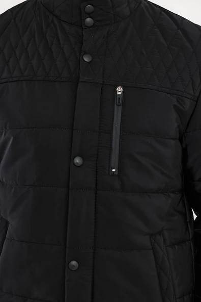 Erkek Siyah Standart Fit Normal Kesim İçi Kürklü Dik Yaka Çıtçıt Detaylı Fermuarlı Kışlık Mont - Resim 5