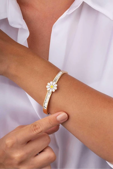 Papatya İşlemeli Baget Taşlı Altın Kaplama Çelik Kadın Kelepçe Bileklik - Resim 2