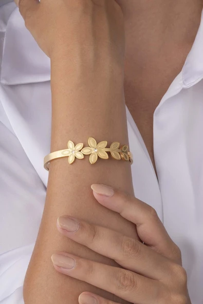 5 Yapraklı Altın Kaplama Kadın Çelik Kelepçe Bileklik ürün görseli 1