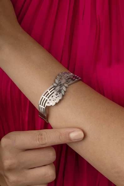 Yaprak Geçişli Beyaz Altın Kaplama Kadın Çelik Kelepçe Bileklik - Resim 3