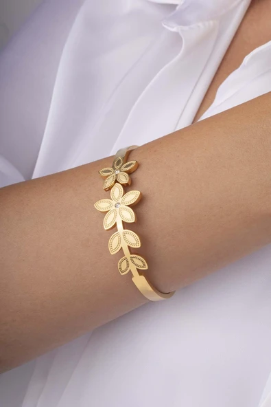 5 Yapraklı Altın Kaplama Kadın Çelik Kelepçe Bileklik - Resim 3