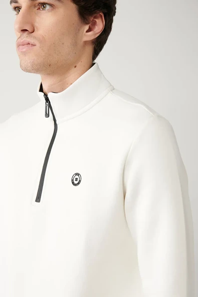 AVVA Erkek Beyaz Şardonlu Kumaş Yarım Fermuarlı Dik Yaka Basic Fermuarlı Hırka E001020 - 2