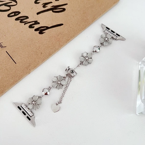 Apple Watch Seri Ultra 1 2 49mm Çiçekli ve Kalp Zincir Detaylı Bileklik Tasarım Kordon  Gümüş - Resim 5