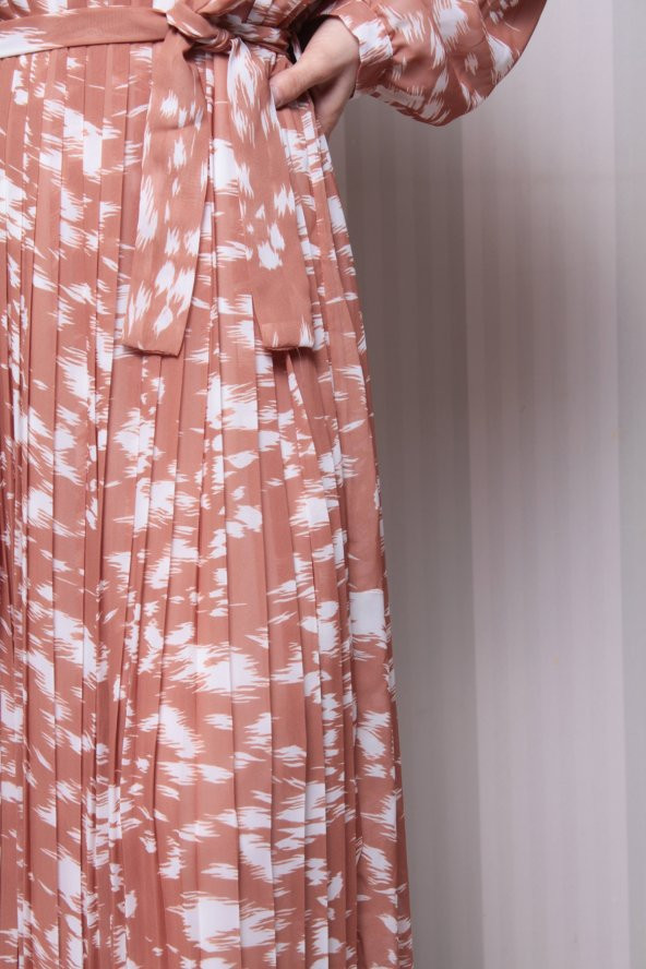 Şifon Kahve Desenli Pileli Uzun Kadın Tesettür Elbise - 3