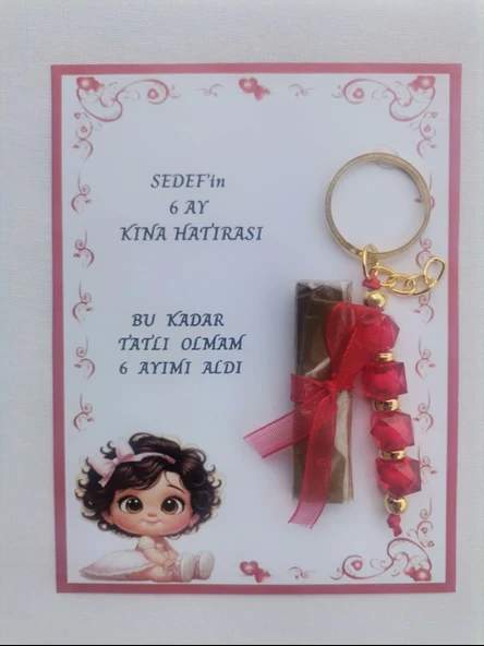 64 Adet Kişiye Özel 6 Ay Kına Hatırası Kırmızı Anahtarlık ve Paketlenmiş Kına Dağıtmalık Hediyelik ürün görseli