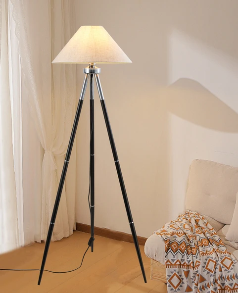 Cosby Siyah-Krom Kaplamalı Tripod Metal 3 Ayaklı Lambader - 1