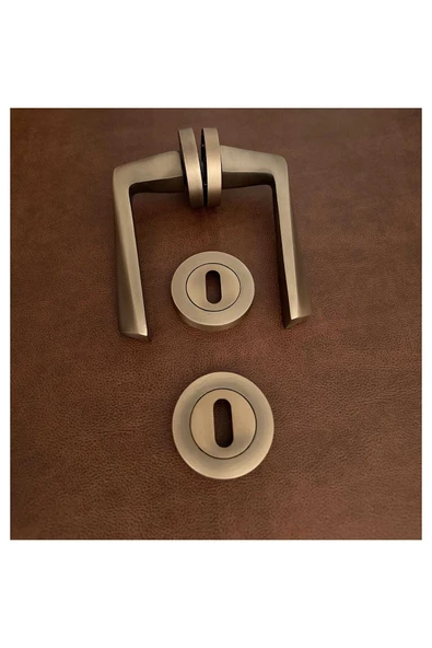 Piramit Mat Antik Sarı Lüx Yuvarlak Rozetli Oda Kapı Kolu 1 Takım - Resim 4