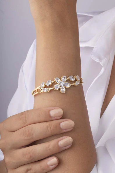 Zirkon Taşlı Yonca Altın Kaplama Çelik Kelepçe Bileklik - Resim 3