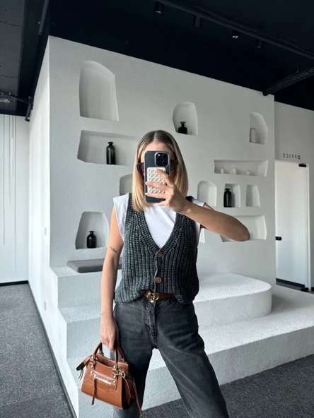 Triko Kolsuz Düğmeli Yelek - Siyah - 2