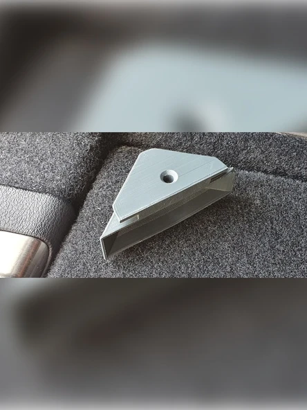 BMW X1 Bagaj fileto kancası - Resim 5