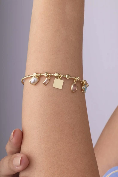 Opal Taşlı Altın Kaplama Kadın Çelik Charm Bileklik ürün görseli 1