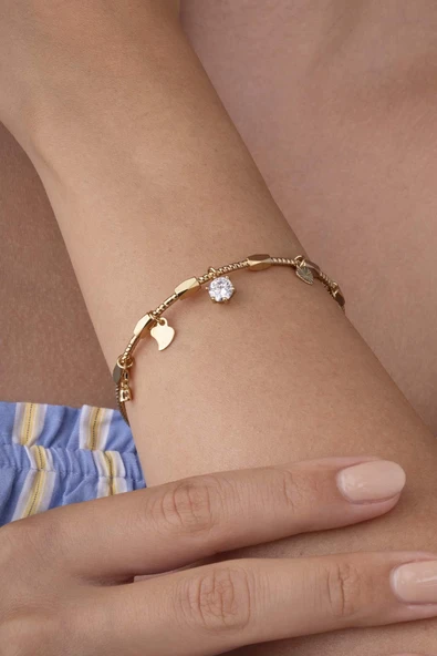 Kırmızı Taşlı Kalp Figürlü Altın Kaplama Çelik Kadın Charm Bileklik - Resim 3