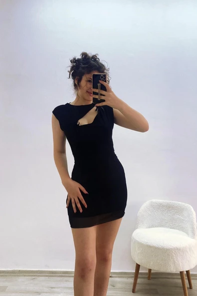 Ön Dekolteli Astarlı Tül Mini Elbise Siyah - 4