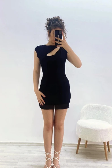 Ön Dekolteli Astarlı Tül Mini Elbise Siyah - 3