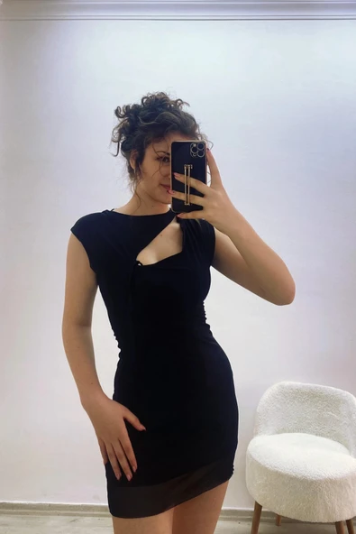 Ön Dekolteli Astarlı Tül Mini Elbise Siyah - 2
