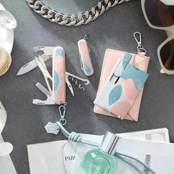 Classic SD Paris Style Çakı - Victorinox - 0.6223.E221 - 3