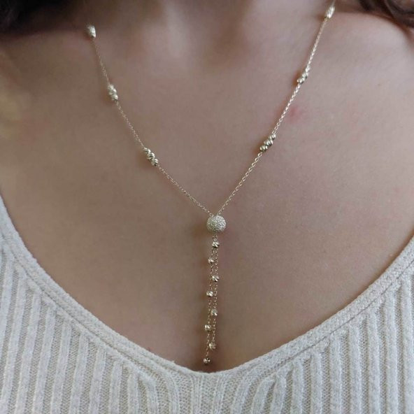 Altın toplu dorika kolye püsküllü