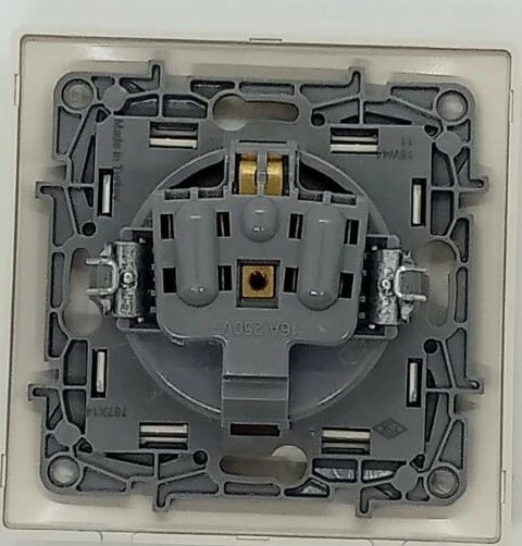 LEGRAND SALBEI TOPRAKLI PRİZ KREM - Resim 2