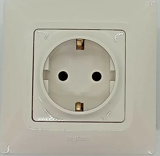 LEGRAND SALBEI TOPRAKLI PRİZ KREM ürün görseli 1