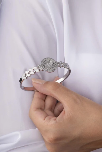 Gümüş Pazarım Reşat Altın Görünümlü Beyaz Altın Kaplama Kadın Çelik Kelepçe Bileklik - Resim 3