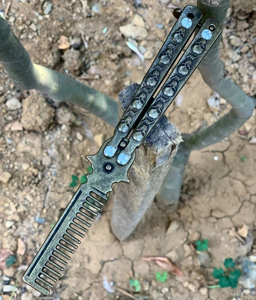 El Yapımı Perçinli Eskitme Kuru Kafa Desenli Tarak Kelebek Çakı ürün görseli