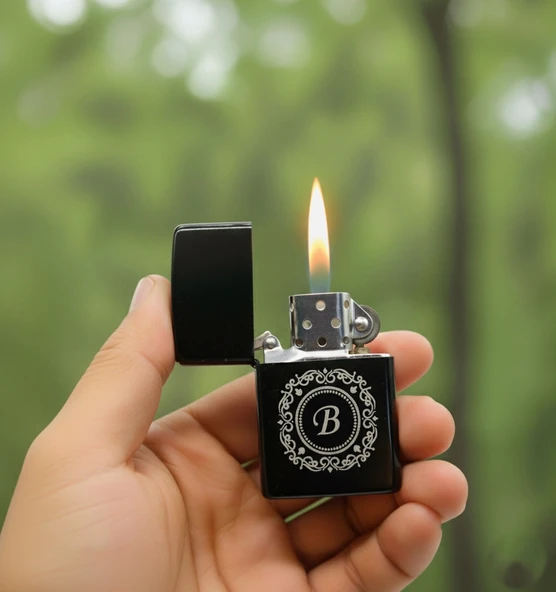 B Harfli Detaylı Kişiye Özel Harf Baskılı Benzinli Çakmak ürün görseli 1