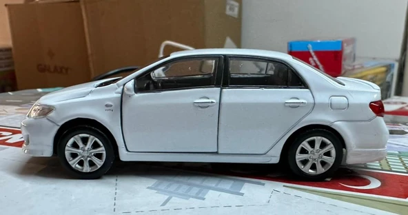 Oyuncak Metal Model Araba 1/36 Çek Bırak 2009 Toyota Corolla Beyaz - Resim 2