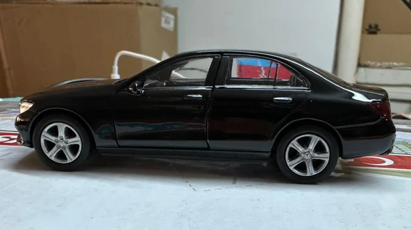 Oyuncak Metal Model Araba 1/36 Çek Bırak Mercedes Benz E Class Siyah - 2