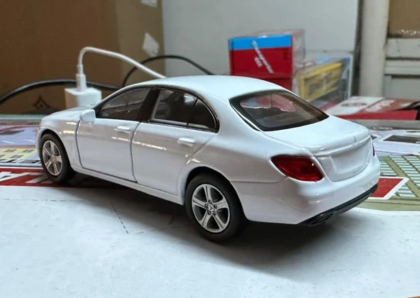 Oyuncak Metal Model Araba 1/36 Çek Bırak Mercedes Benz E Class Beyaz - 2