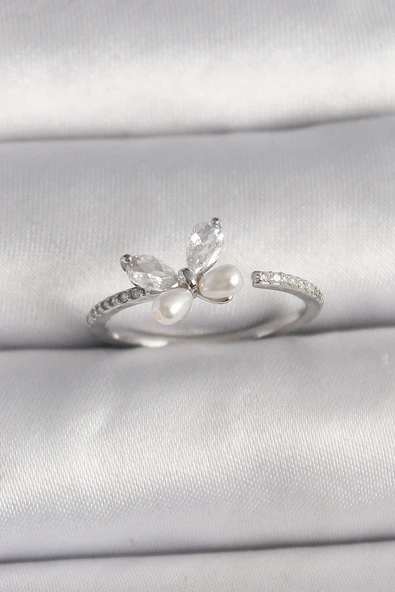 Pirinç Gümüş Renk Zirkon Taşlı Kelebek Model İnci Detaylı Ayarlanabilir Yüzük ürün görseli 1