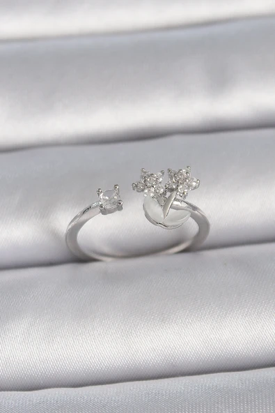 Pirinç Gümüş Renk Ayarlanabilir Zirkon Taşlı Yıldız Model Kadın Yüzük ürün görseli 1