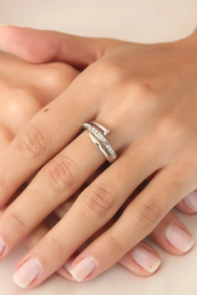 Gümüş Renk Taşlı Çivi Ayarlanabilir Kadın Yüzük - Resim 2