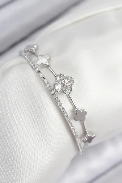 Pirinç Zirkon Taşlı Yonca Model Gümüş Renk Kadın Bileklik ürün görseli