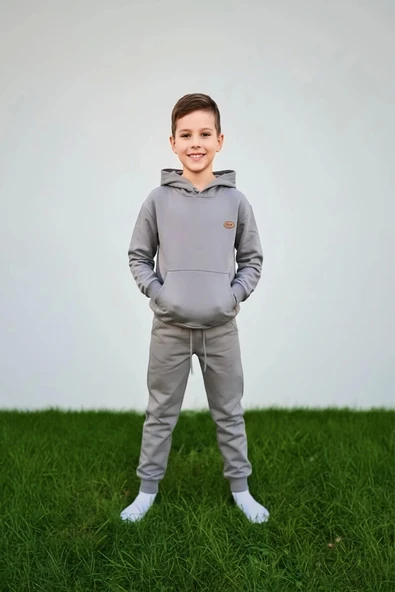 Kapüşonlu ve Kanguru Cepli Gri Renk Erkek Çocuk Eşofman Takım - 1