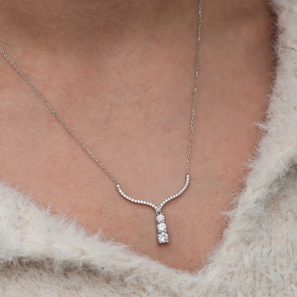 Gümüş Üç Taşlı V Model Kadın Kolye - Resim 5