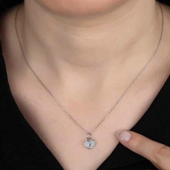 Swarovski Taşlı Gümüş Kalp Kiliti Bayan Kolye - Resim 2