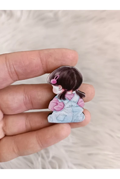 Doğrukan Hediyelik 25 adet arkası dönük oturan kız Bebek figürü UV baskılı ahşap figür süslemelere uygun ürün görseli
