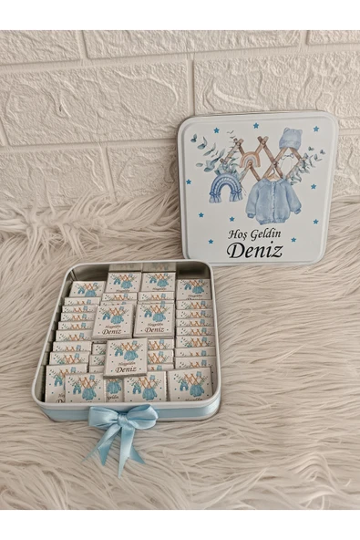 Doğrukan Hediyelik Kare metal kutuda 50 li çikolata yenidoğan doğum günü mevlüt hediyelikleri ürün görseli